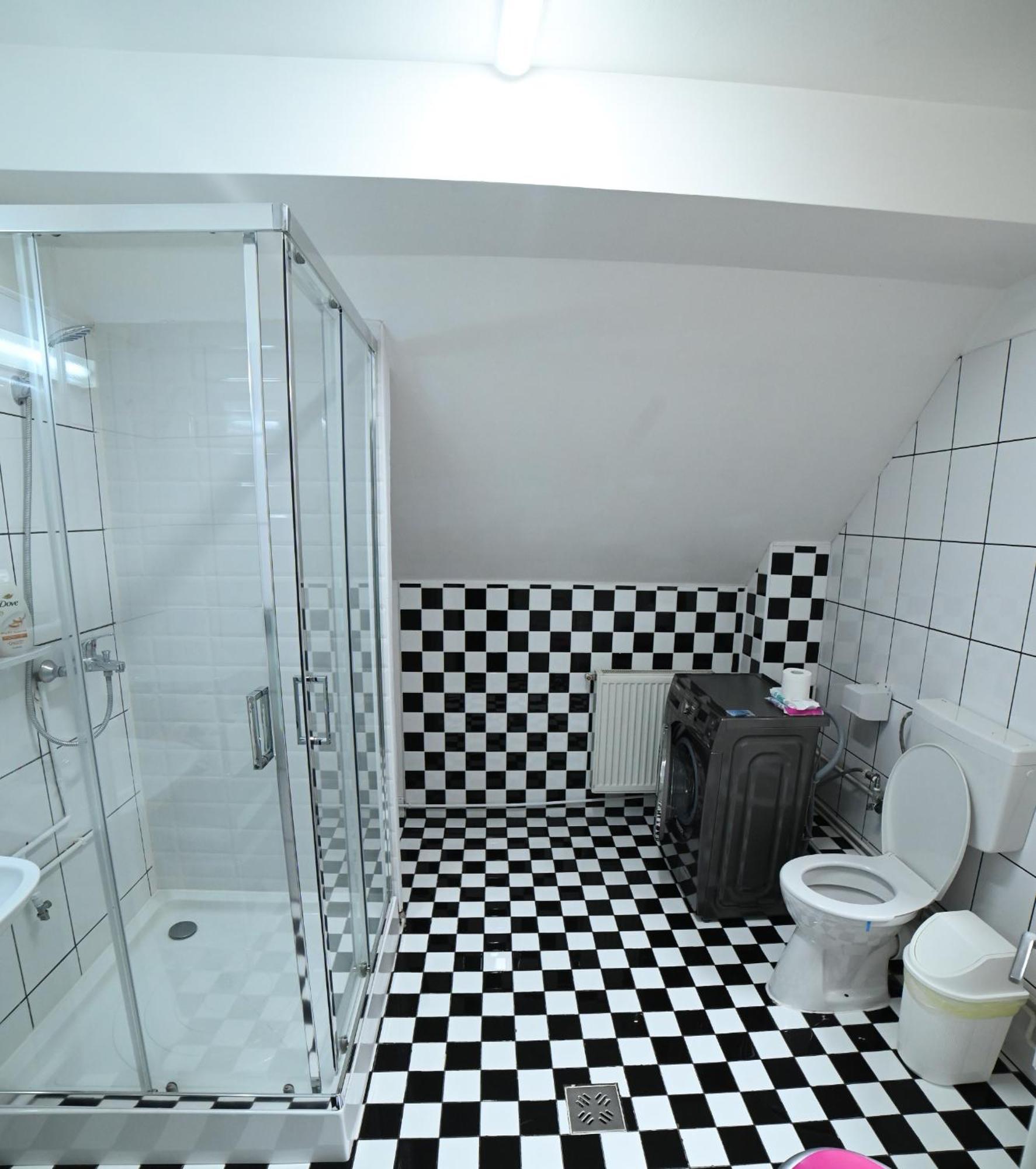Casa De Vacanta Satic Piatra Craiului La Doi Viermi מראה חיצוני תמונה