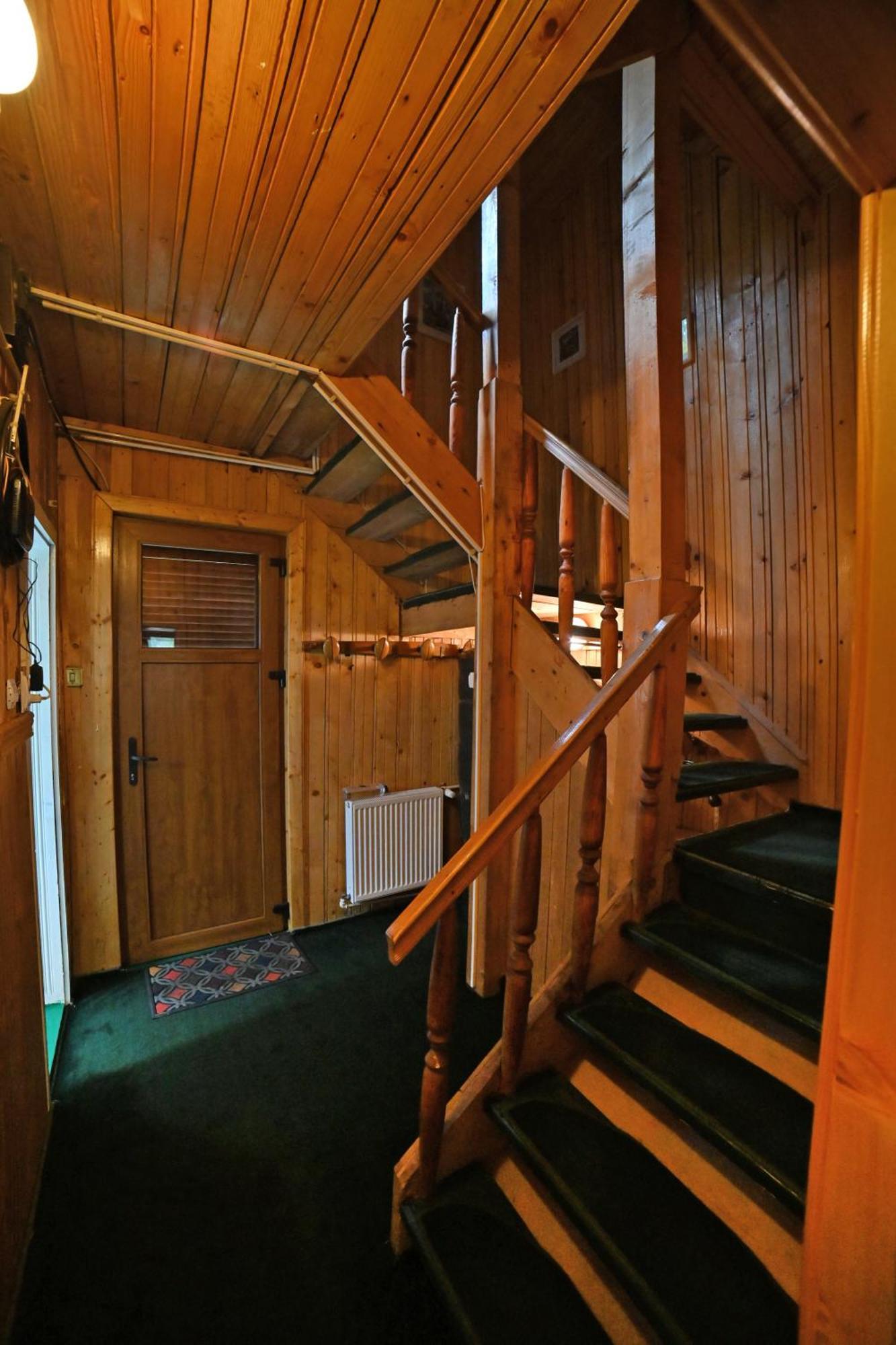 Casa De Vacanta Satic Piatra Craiului La Doi Viermi מראה חיצוני תמונה