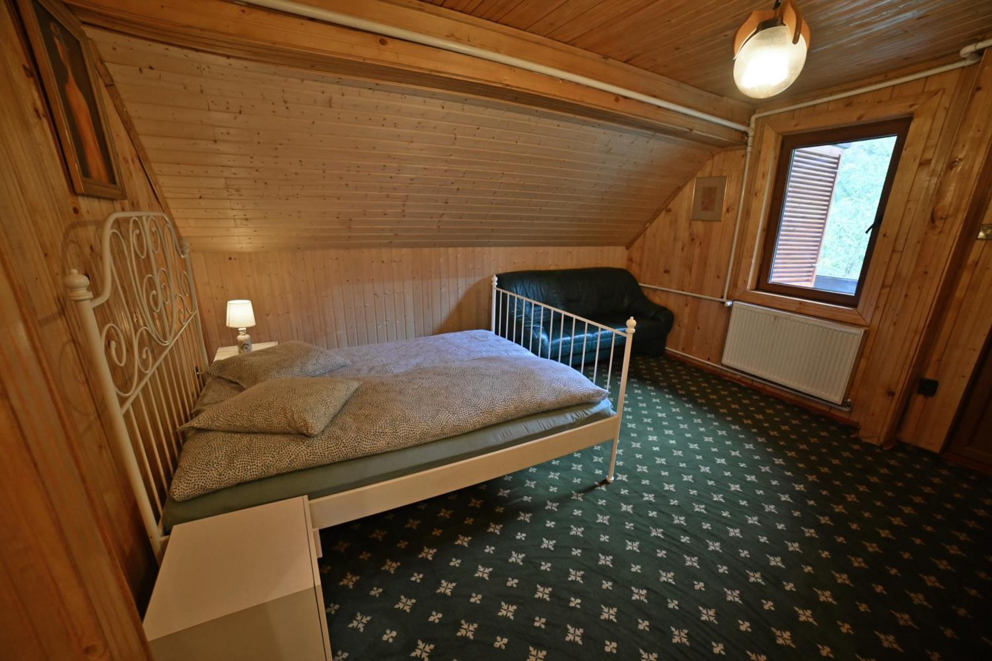 Casa De Vacanta Satic Piatra Craiului La Doi Viermi מראה חיצוני תמונה